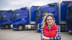 Ce salariu are un șofer de TIR în Spania? Diferența cu salariile din România este uriașă